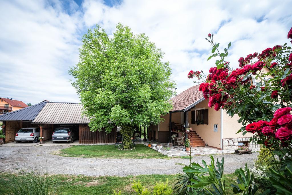 Apartment Tomasevic Slunj Εξωτερικό φωτογραφία